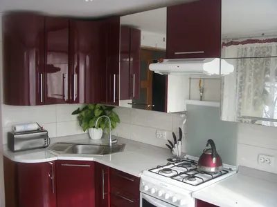 Бордовая кухня: реальные фото кухни в бордовом цвете | Кухня, Серые  столешницы, Компактная кухня