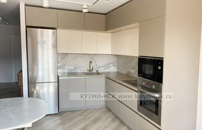 Дизайн интерьера кухни в однокомнатной квартире: цвет, зонирование,  освещение и текстиль, перенос в прихожую или гостиную | iLEDS.ru