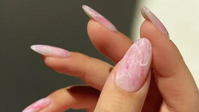 Pink Quartz and Rose Gold Detailed Nails | The Nailest