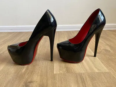 Лакированые черные лабутены louboutin — цена 500 грн в каталоге Туфли ✓  Купить женские вещи по доступной цене на Шафе | Украина #65458919