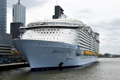 Oasis Of The Seas - немного фотографий самого большого лайнера в мире