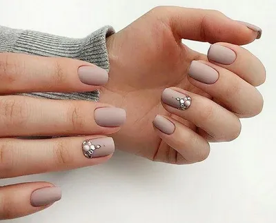 Лаконичный дизайн с нежным сочетанием нюда и лилового 😊💅 Полоски  добавляют стиля 😉 В этом дизайне я использовала краски гелевые «Сн… |  Manicure, Nail art, Nails