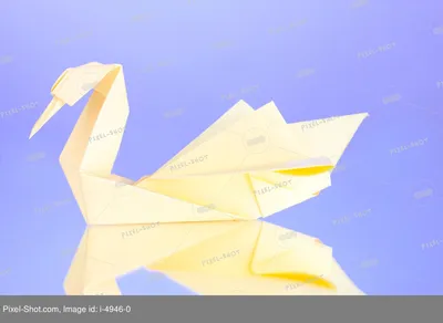⠀ оригами,лебедь из бумаги,…» — создано в Шедевруме