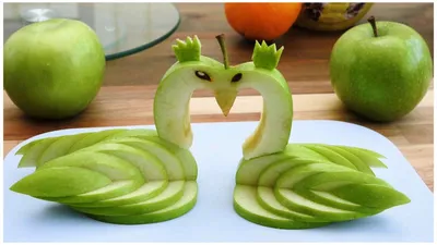Лебедь из яблока/ Красивая фруктовая нарезка/ Карвинг/ How to Make An Apple  Swan/ Fruit Garving - YouTube