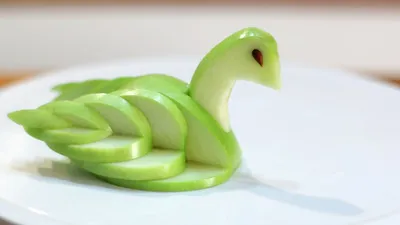 Лебедь из яблока - Карвинг на нашей кухне - Страна Мам