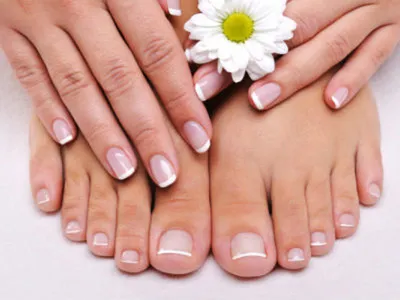 Janna's Salon - ВРОСШИЙ НОГОТЬ НА НОГЕ - в 95% случаев — такая напасть  случается с большими пальцами ног. Если твои ногти изменили цвет и форму,  появилась боль при ходьбе, кожа вокруг