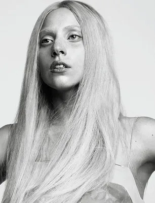 Леди Гага вышла на сцену в простой одежде, без косметики и своей  естественностью покорила наши сердечки / AdMe