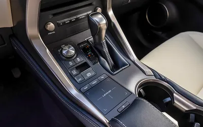 Кроссовер Lexus NX заметно повзрослел со сменой поколений — ДРАЙВ