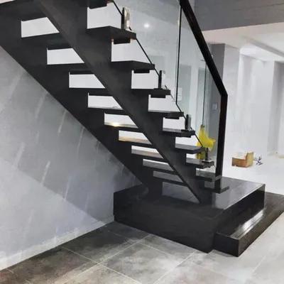 Лестницы в частный дом на второй этаж на металлическом каркасе: заказать  изготовление металлической лестницы в Москве