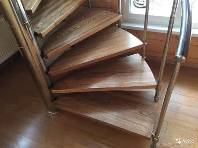 Лестница из ясеня - цена лестницы из ясеня в Москве под ключ недорого
