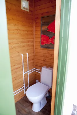 Как сделать на даче на даче нормальный туалет и горячий душ — последние  Новости на Realt