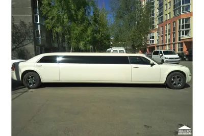 Продаю лимузин Chrysler c 300: 23 000 $ - Chrysler Киев на Olx