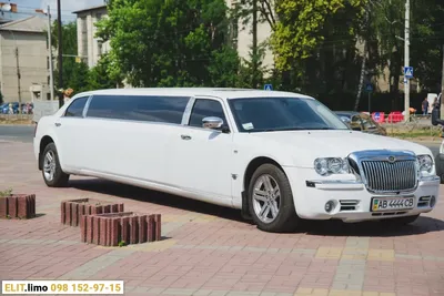 Аренда лимузина CHRYSLER 300C (красный) на 10 посадочных мест в  Екатеринбурге - Golden Limo