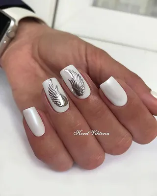Маникюр / Ногти / Мастера в Instagram: «Крылья ангела - литье фольгой😍  Repost @korelviktoria Сделала изначально в … | Angel nails, Rave nails,  Nail designs glitter