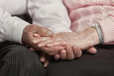 Трогательные фотографии пожилых пар, которые изменят ваше отношение к  старости