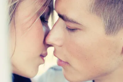 Поцелуй силуэт, поцелуй, любовь, разное, пара png | PNGWing