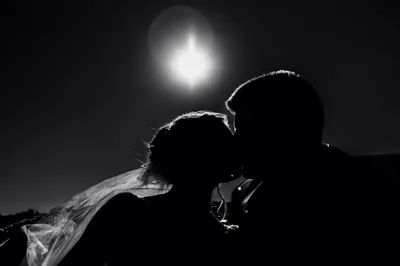 Чувственный французский поцелуй. Пара в любви. Я люблю тебя. Объятия и  поцелуй. Пара во французском поцелуе. Романтический и любов Стоковое  Изображение - изображение насчитывающей очарование, наг: 172705215