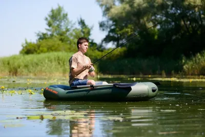 Лодка на воде, ночь, темно, луна …» — создано в Шедевруме