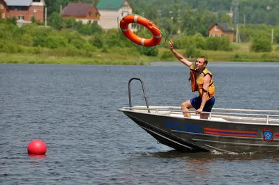 Лодка в воде: обои, фото, картинки на рабочий стол в высоком разрешении