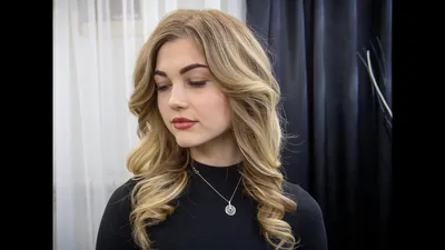 A simple way to create large Hollywood curls. - YouTube