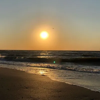 Просто море и небо🤍 ⠀ В очередной раз убеждаюсь, что самое лучшее время -  это рассвет. ⠀ Тёплый свет, отсутствие людей и волшебство в… | Instagram