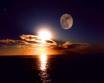 Полная луна на небе. стоковое фото. изображение насчитывающей красивейшее -  177133998