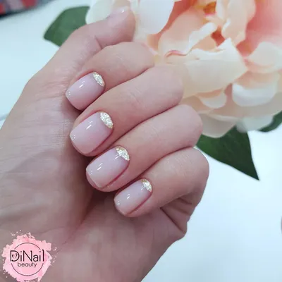 DiNail Beauty маникюр/ лунки на ногтях/ светлый маникюр / #nails  #блестящийманикюр #светлыйманикюр #нежныйманикюр #glitz … | Дизайнерские  ногти, Модные ногти, Ногти