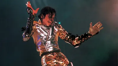 Шоу должно продолжаться: Майкл Джексон и после смерти верен себе | Статьи |  Известия