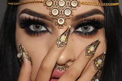 арабский макияж глаз: 25 тыс изображений найдено в Яндекс.Картинках | Eye  makeup, Makeup, Arabic makeup