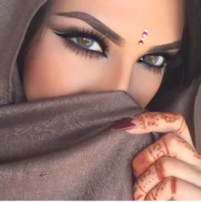 Вечерний арабский макияж от меня для нашей красотки 🤎  #zuhrababaevastudiyakrosati #zuhrababaevastudiyakrosati #zuhrababaeva  #dushanbe #tadjikistan | By zuhra_babaeva | Facebook