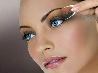 Красивый макияж для каре зеленых глаз - 47 фото