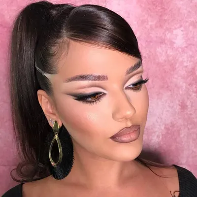 Makeup And Hairstylist on Instagram: “Моя Красивая Нелли 😻” | Тренды  макияжа, Идеи макияжа, Ежедневный макияж глаз