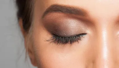 Мастер-класс: как сделать коричневые smoky eyes | WMJ.ru