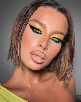 MAKEUP ARTIST FROM RUSSIA on Instagram: “LEMON JUICE 🍋💛 My demo on Master  Class in Brussels ! Do you like Colour Makeup? I love so … в 2023 г | Макияж  лица, Макияж, Лицо