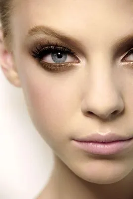 Как сделать макияж для глубоко посаженных глаз? - YouTube