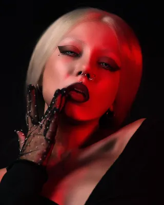 Леди Гага вышла на сцену «Оскара-2023» экстремально похудевшей и без макияжа:  фото