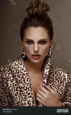 Макияж к леопардовому платью - 77 фото