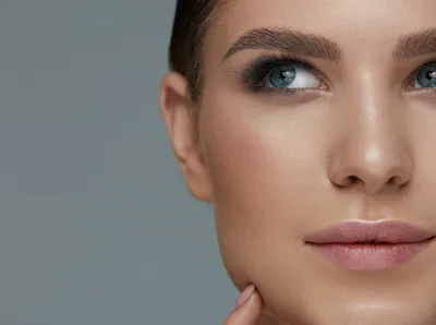 Поможет ли перманентный макияж решить проблему нависшего века
