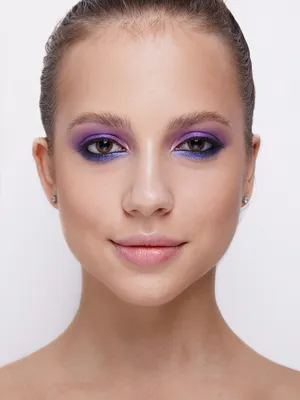 Неон, фиолетовые тени и чувственные губы: Топовые тренды макияжа осень-зима  2021 – Приморка.City