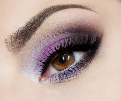 Макияж глаз с фиолетовыми тенями - красивые вечерние и повседневные варианты