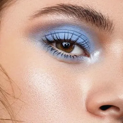 Бьюти-тренд: синий макияж