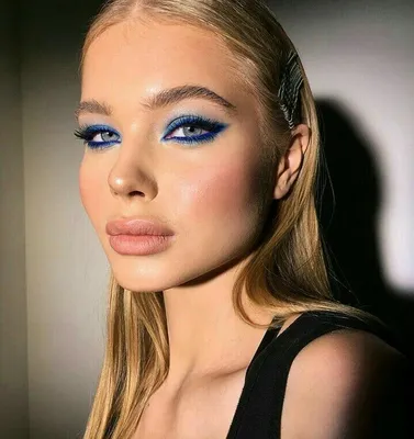 Вечерний макияж с синими тенями - 76 photo