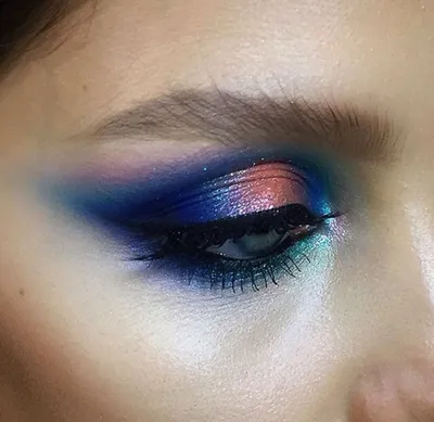 Pin by Litzy Melany on Make up | Blue eye makeup, Eye makeup designs,  Smokey eye makeup