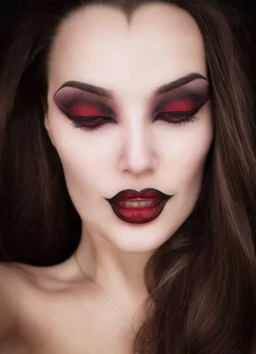 Vampire-Makeup-Halloween | Trucco per halloween, Trucco occhi halloween,  Halloween maschere