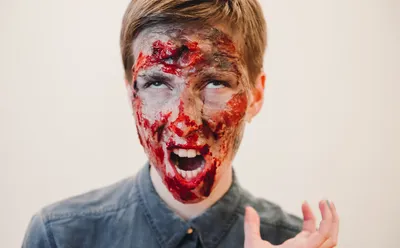 Зомби макияж на хэллоуин. Как сделать крутой грим своими руками в домашних  условиях. | Даня Крастер | Дзен