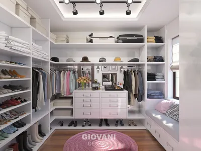 Современная вместительная гардеробная комната в светлых тонах - на заказ в  Москве