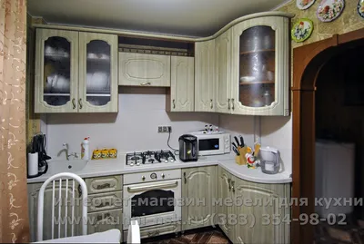 Маленькая мятная кухня с узким пеналом | 2 метра Фьюжн-011