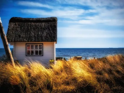 Маленький домик на берегу моря (60 фото) - 60 фото