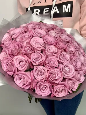 Малиновые розы в коробке - 31 шт за 7 590 руб. | Бесплатная доставка цветов  по Москве