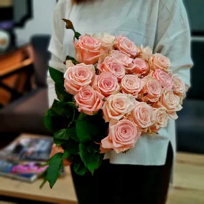 Букет из 101 розовой и малиновой розы - купить в Москве по цене 4990 р -  Magic Flower